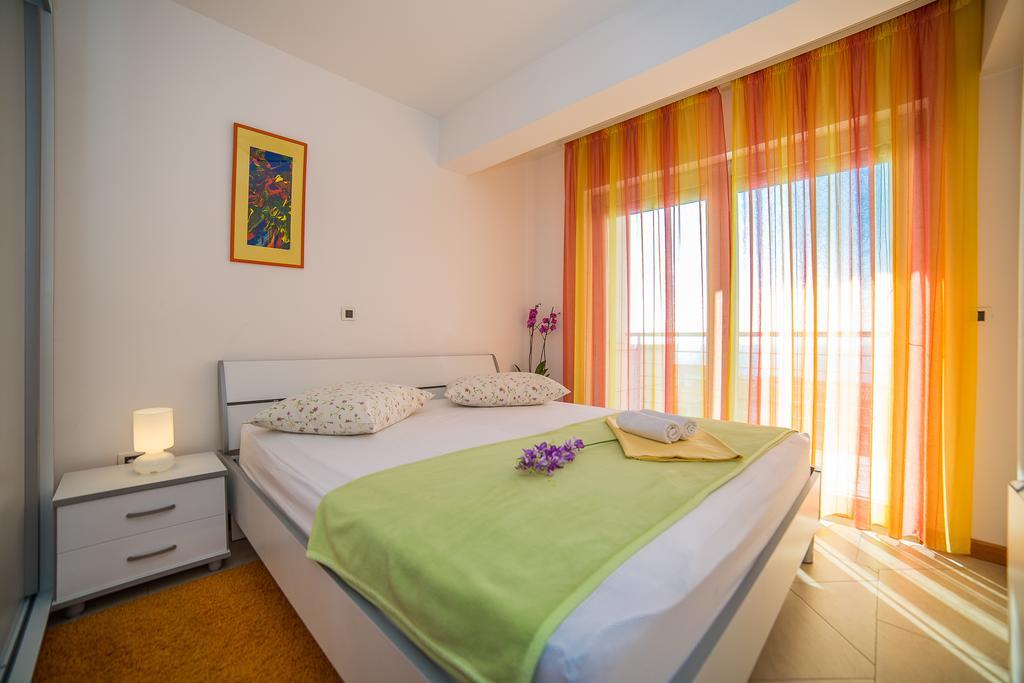 Apartments Milan Макарска Экстерьер фото